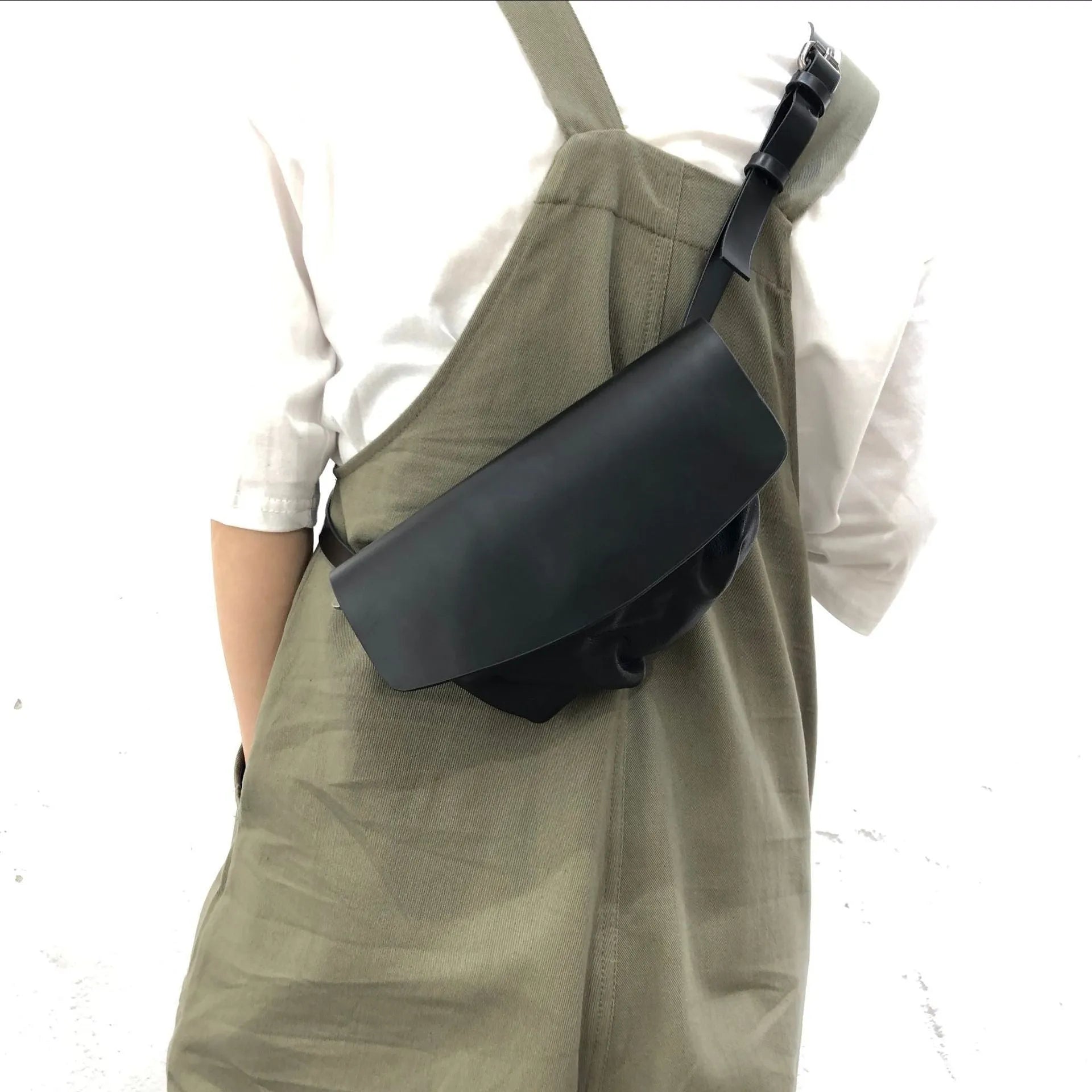 Black handmade genuine cowhide leather single-shoulder bag for women, width 14cm, length 21.5cm