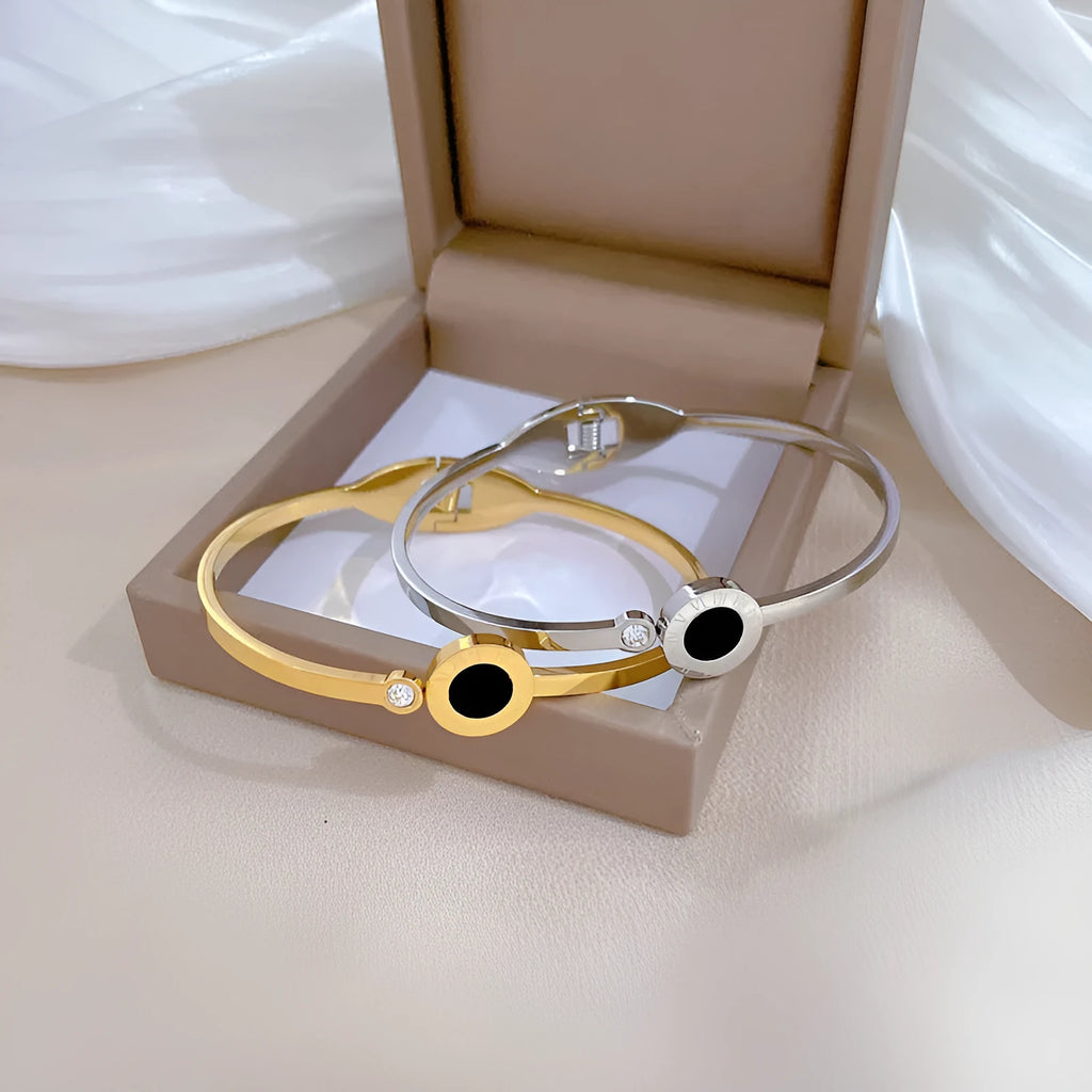 Roman titanium steel bracelet in S303 gold finish, retro design, electroplated surface