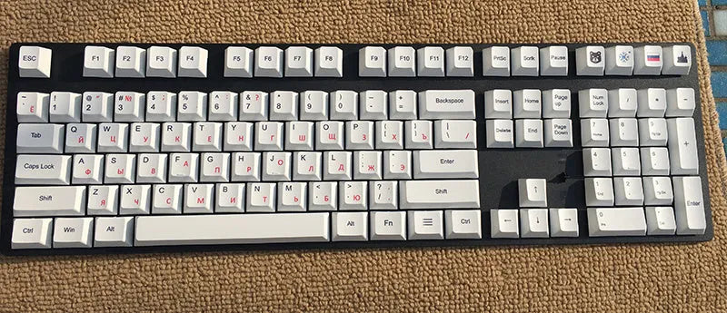 PBT sublimation keycaps showing Japanese, Russian and Korean characters for mechanical keyboards