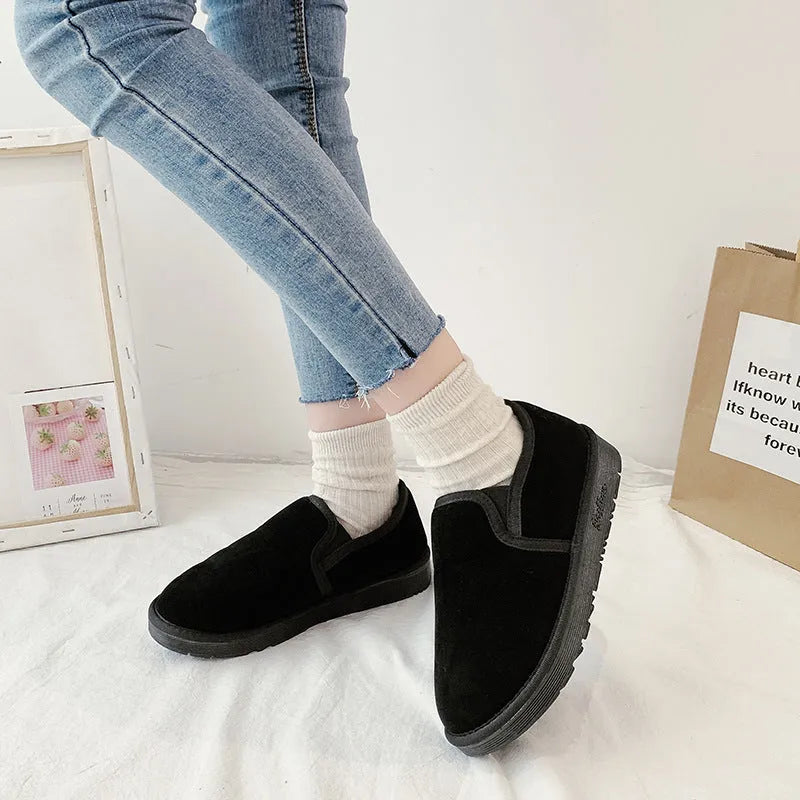 Flat heel low-top snow boots with fleece lining in khaki, black, grey, pink, and milky white colours.