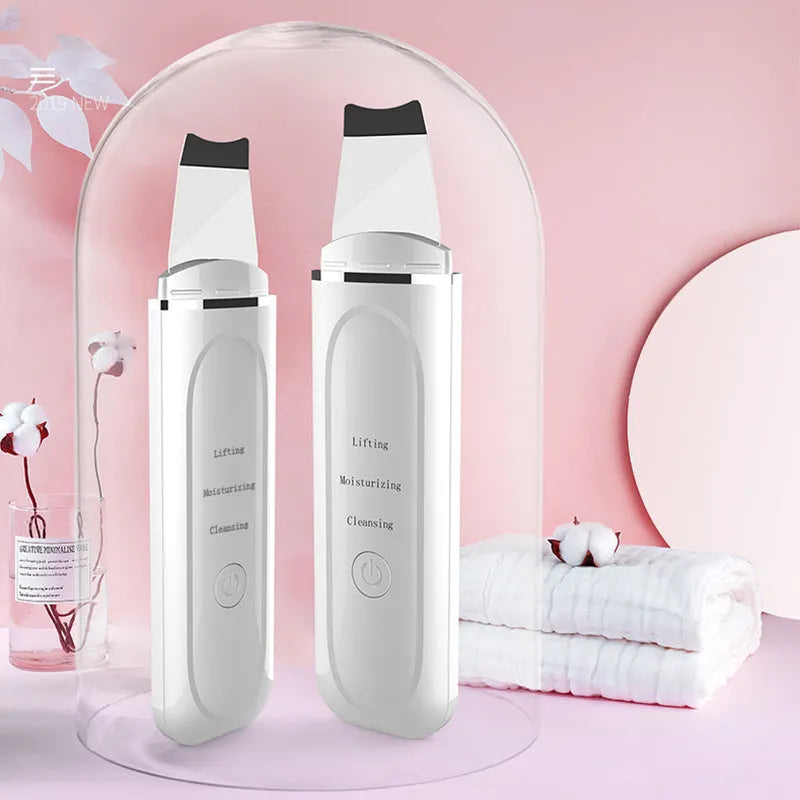 White ultrasonic peeling machine for facial cleansing with metal head