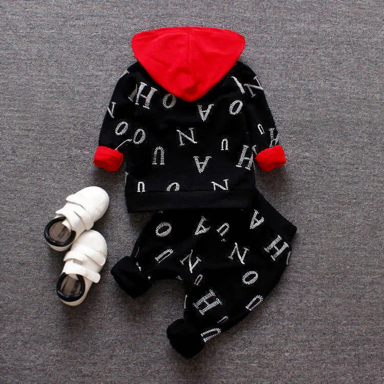 Red and white options for a children's long sleeve clothing set in Asian sizes 80cm to 110cm.