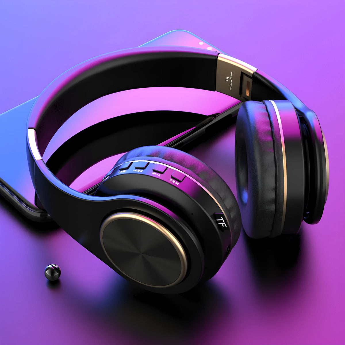 Bluetooth wireless gaming headset in black, white, red, blue or grey with 15 metre range and noise reduction