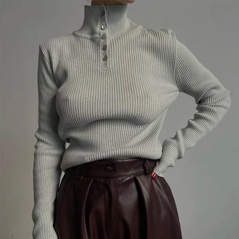 Retro breasted half turtleneck pullover sweater in slim fit with single-breasted placket design
