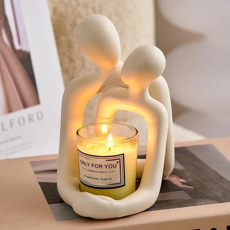Modern simple style resin couple statue in milky white or gold finish for bookshelf decor