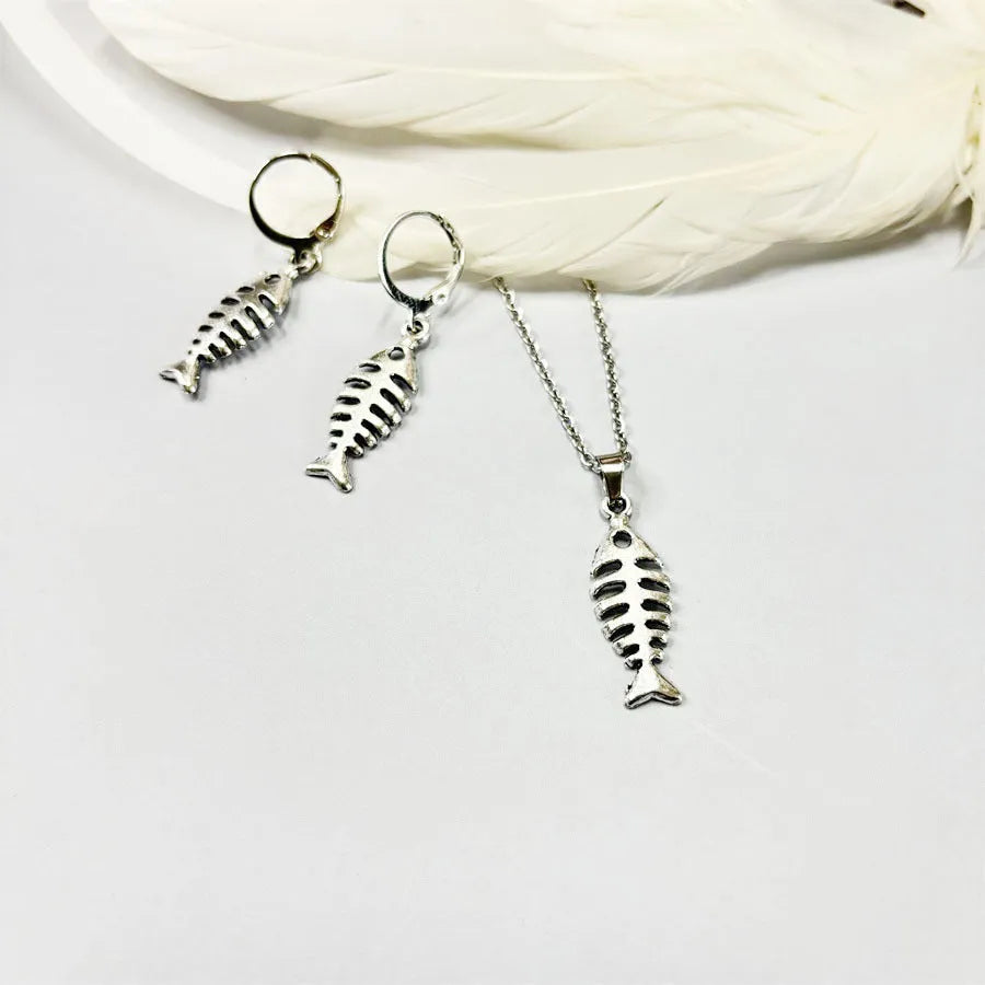 Retro fishbone pendant alloy necklace and matching earrings set with adjustable O-chain