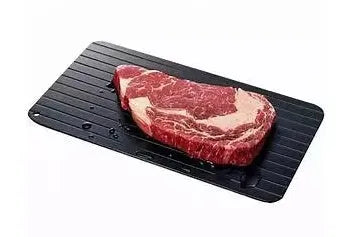 Black aluminium quick defrosting tray for thawing frozen meat without electricity