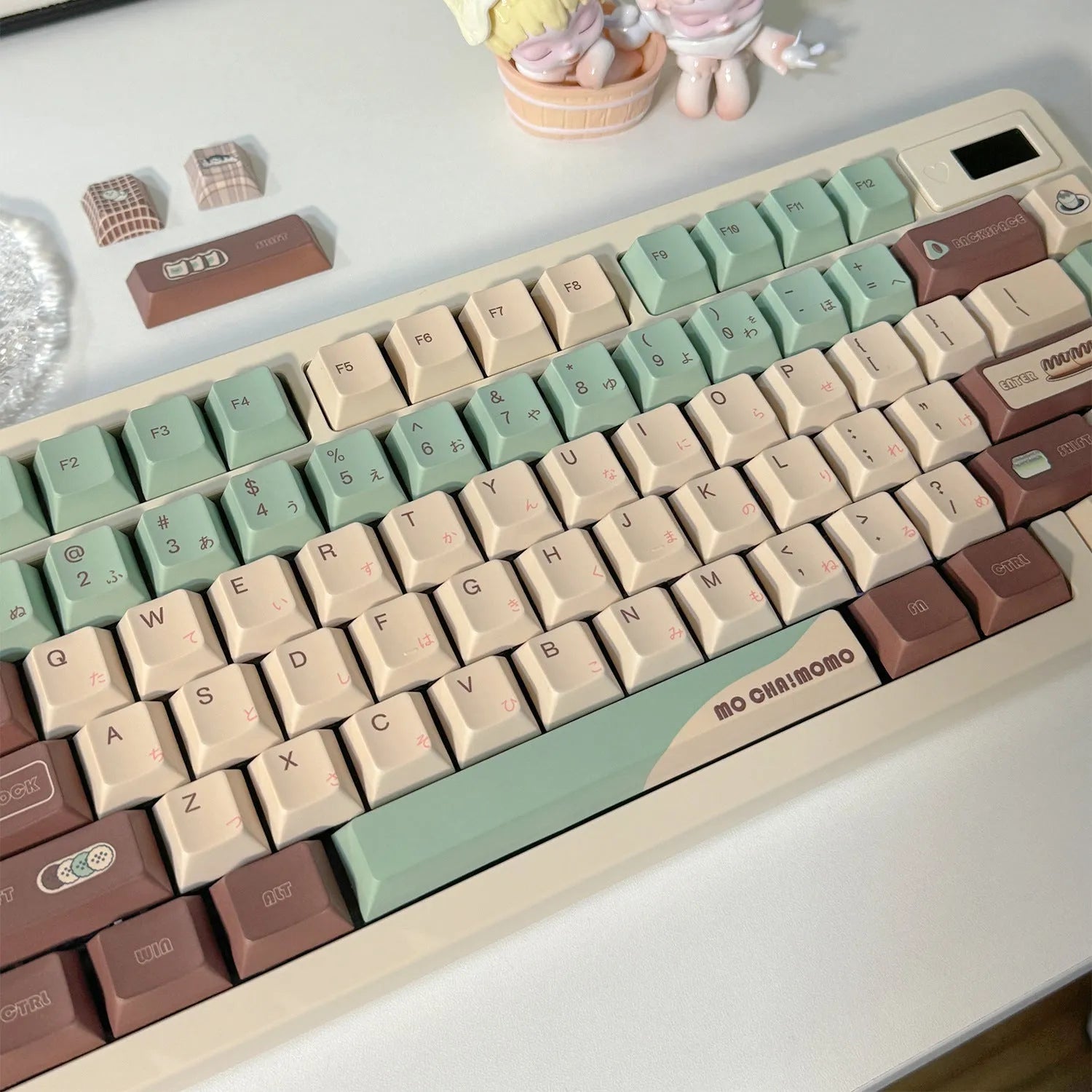 Matcha green mechanical keyboard key caps with cross-shaped satellite shaft design