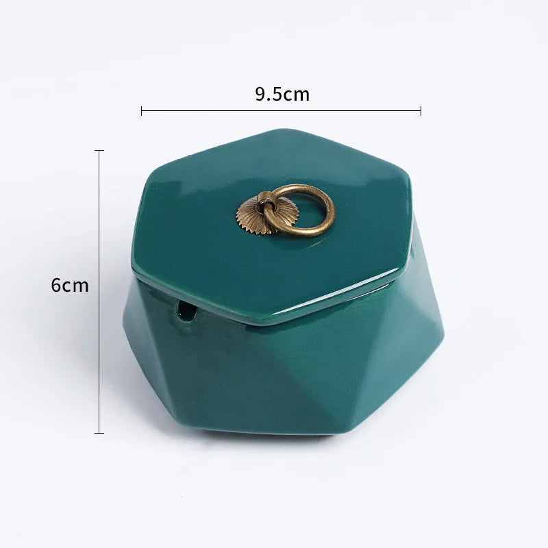 Ceramic ashtray with lid, Nordic style, available in colour A1, for desktop use
