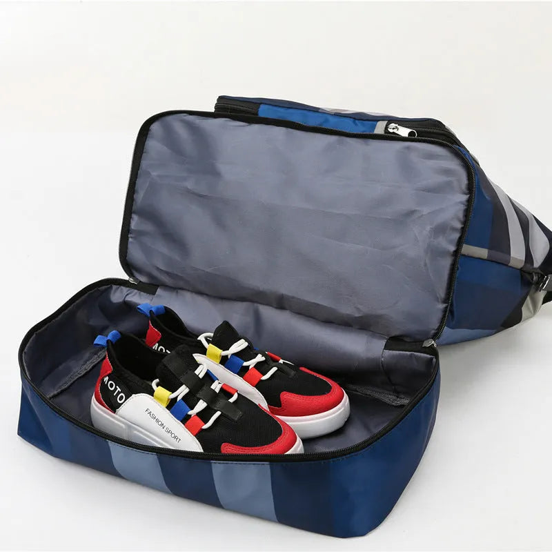 Foldable travel duffel bag in black Oxford cloth with dry wet separation and shoe compartment, 20-35L capacity.