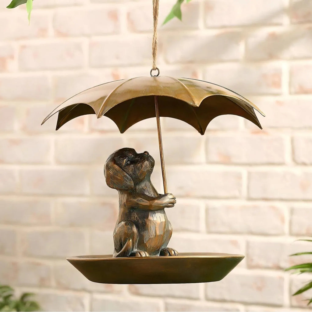 Portable umbrella-shaped bird feeder in cat or dog design, 10cm by 9cm, American country style for garden use.