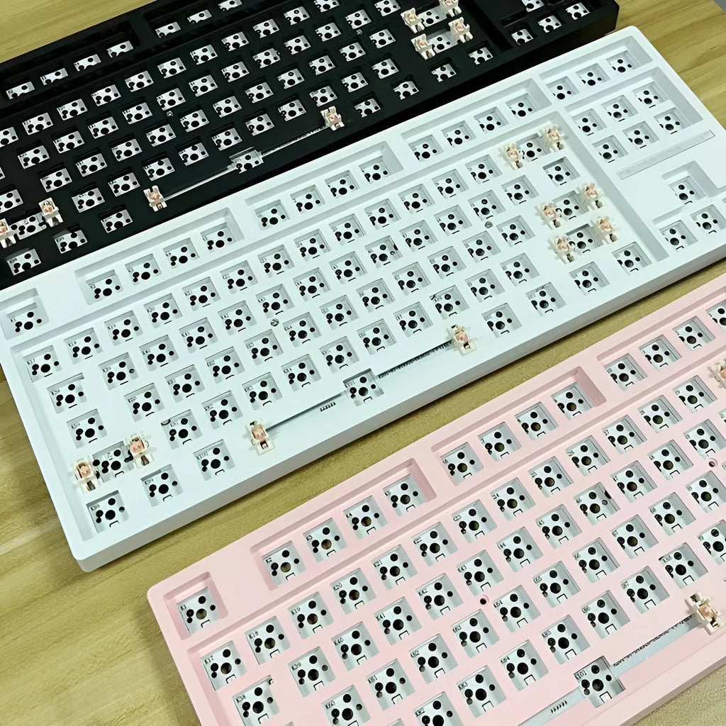 DIY hot plug mechanical keyboard kit with plastic case, 2-in-1 key puller, and wire in multiple colour options