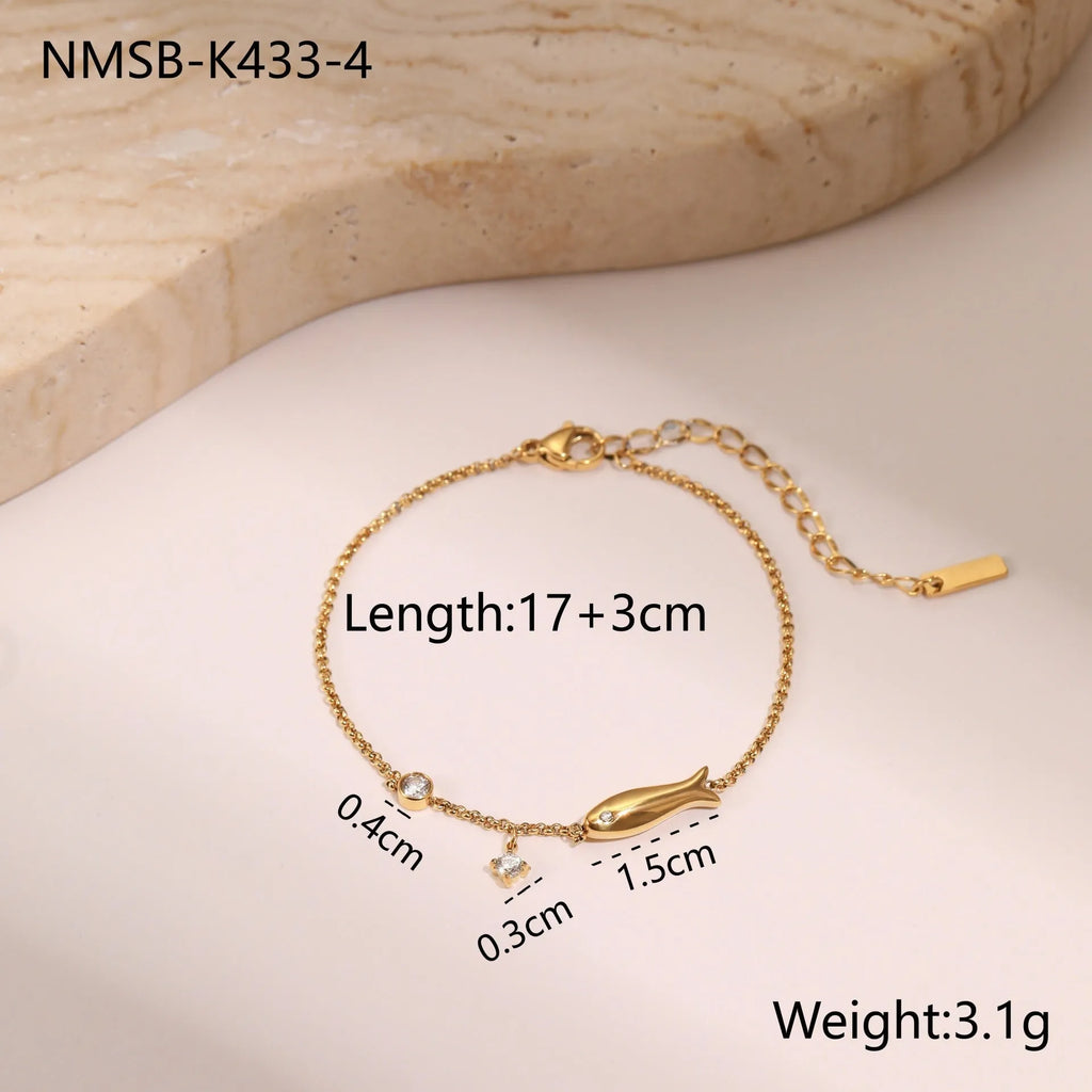 Women's stainless steel bracelet with 18K gold plating and a hexagonal zircon star pendant.