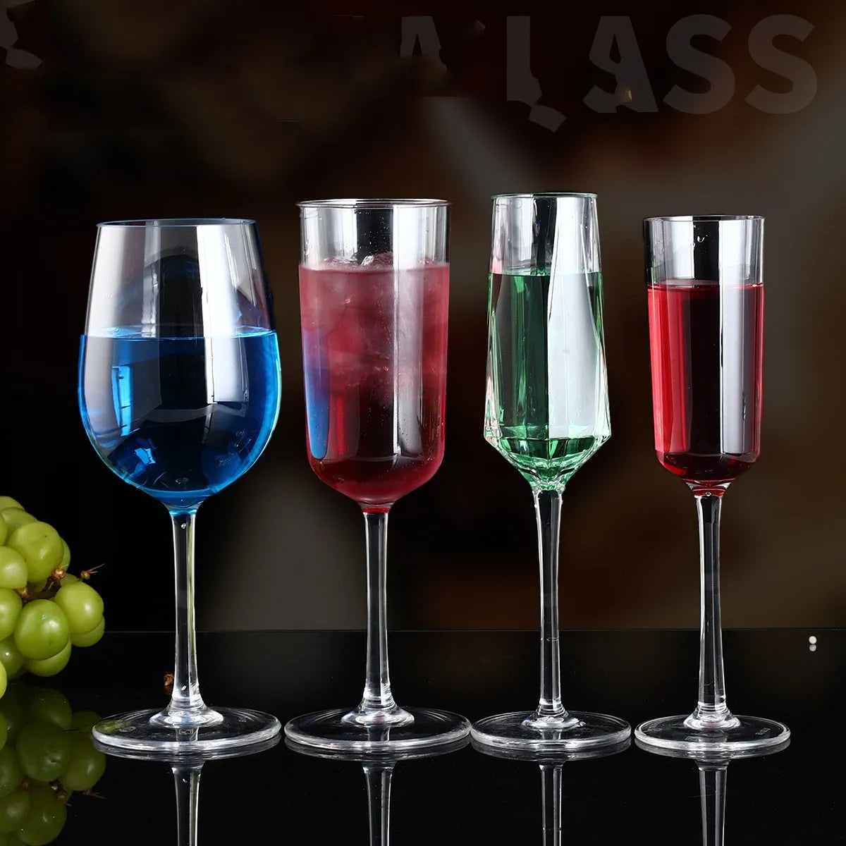 Clear plastic wine bottle with modern design in 550ml capacity for catering or home use