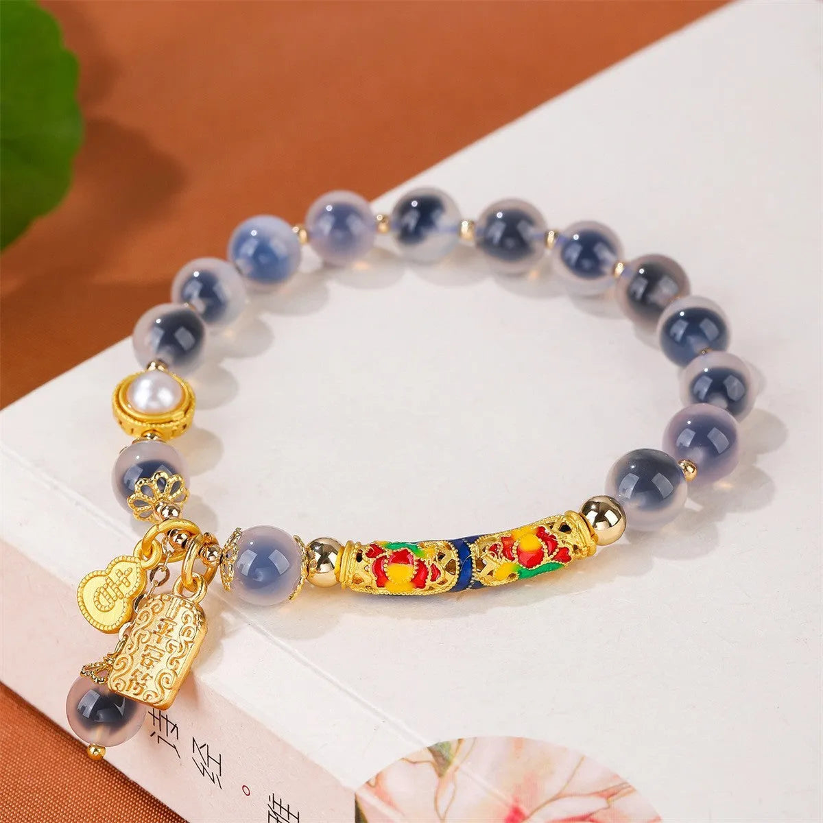 Handcrafted sugar heart agate bracelet with manual DIY processing in retro minority style.
