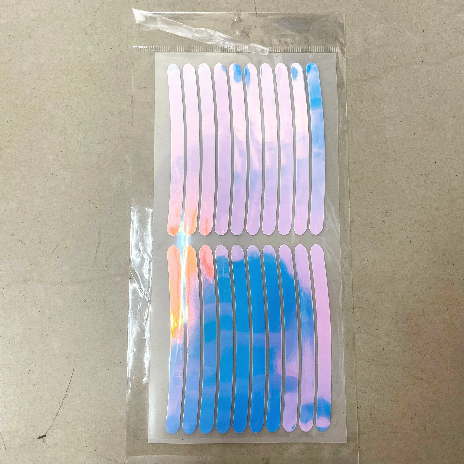 Pack of 20 arc-shaped PVC reflective stickers for car wheel hubs in multiple colour options