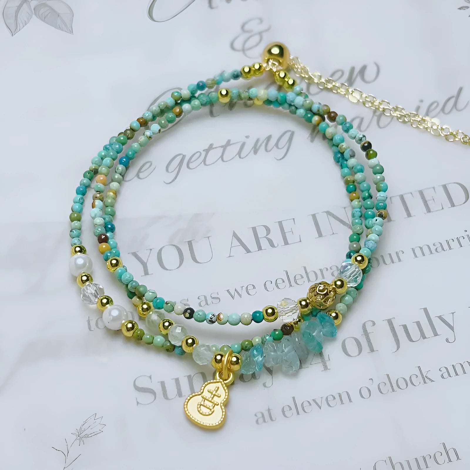 Turquoise round beads adjustable bracelet with three-ring pull-out closure in Korean style design