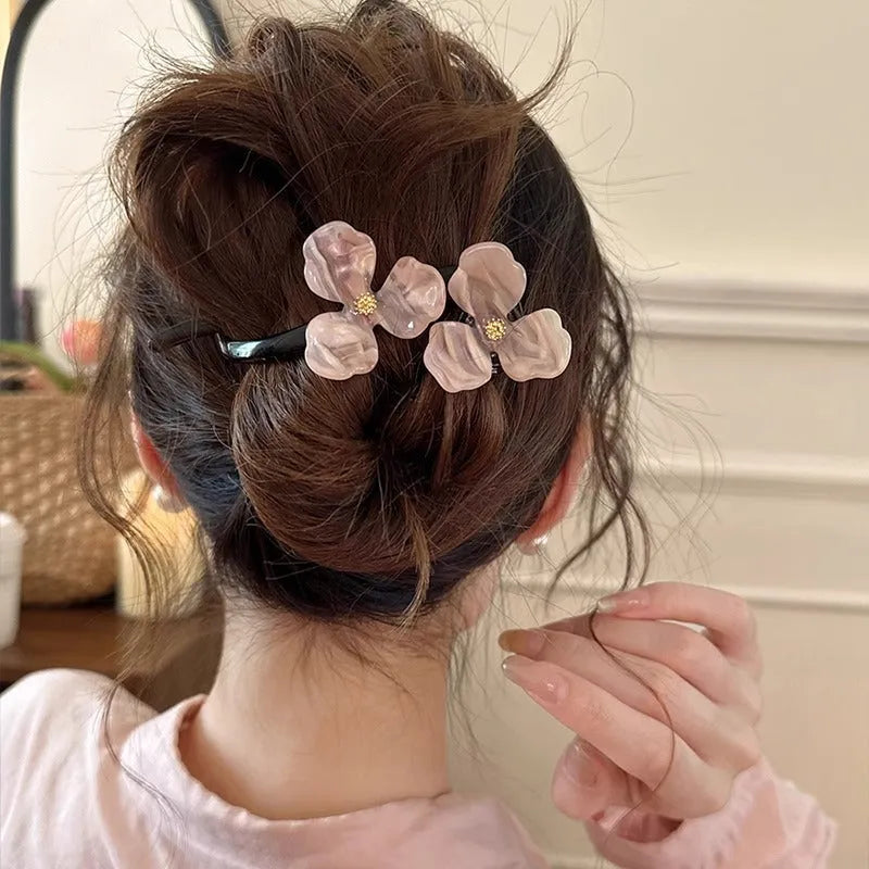 Retro flower design bobby pin hair accessory with acrylic petals in blue, beige, or pink.