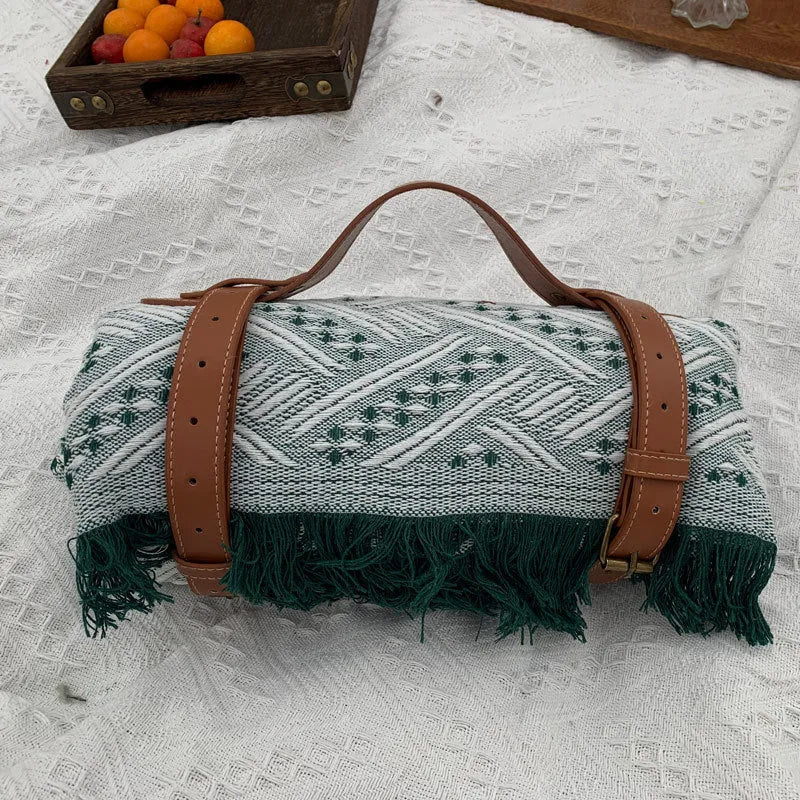 Knitted acrylic thickened checkerboard picnic mat with tassel edges and leather handle, khaki white colour, 130x180 cm