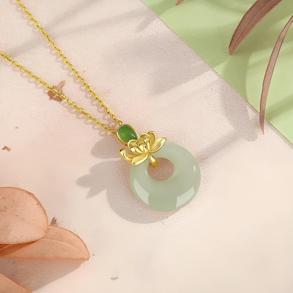 Hetian jade peace buckle necklace with yellow gold electroplated 925 sterling silver O-shaped chain, 41-50cm