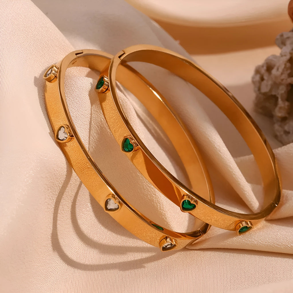 Stainless steel bracelet with micro-inlaid peach heart design in golden-lvzuan or white diamond finish