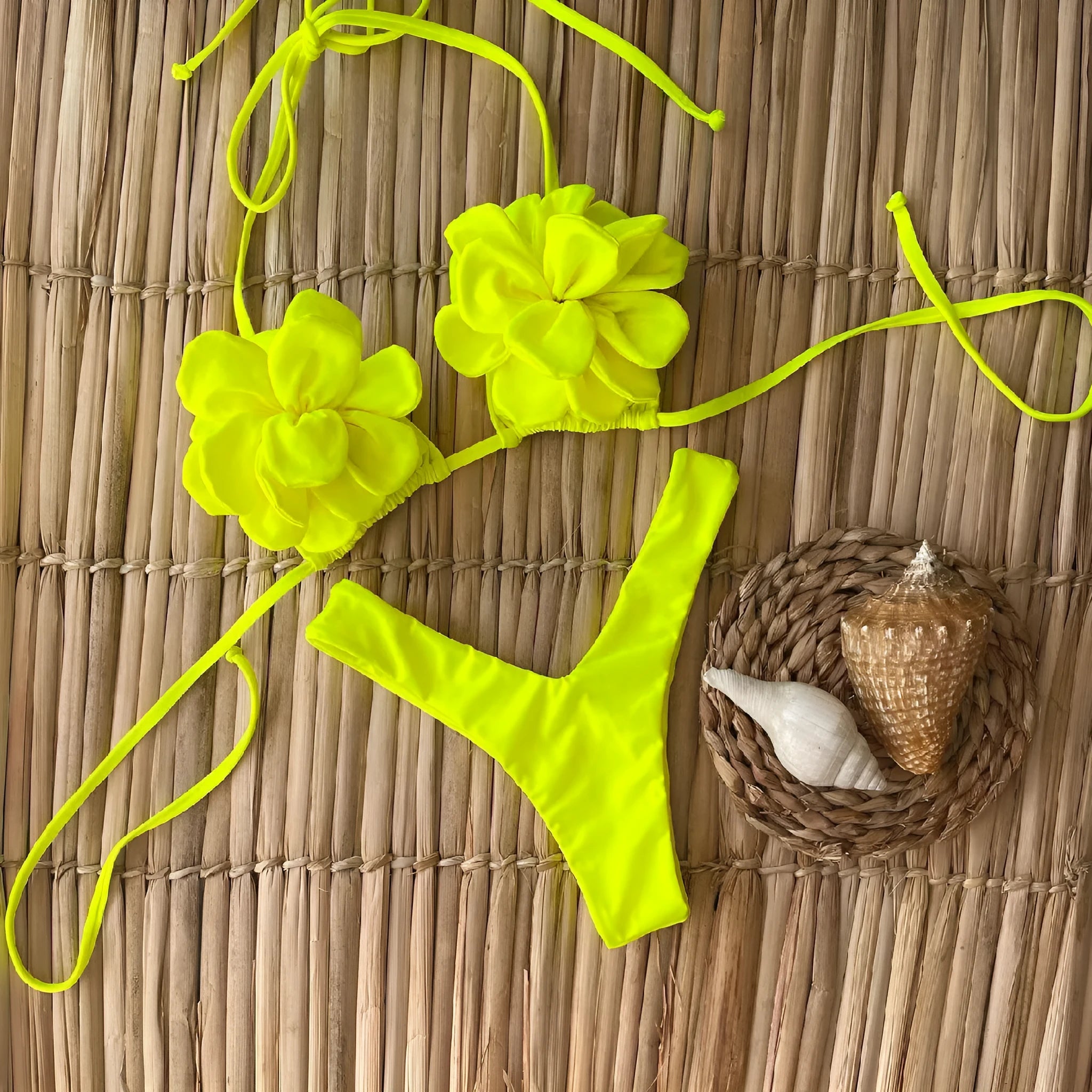 Three-dimensional 3D flower low waist bikini swimsuit in solid colour with backless design