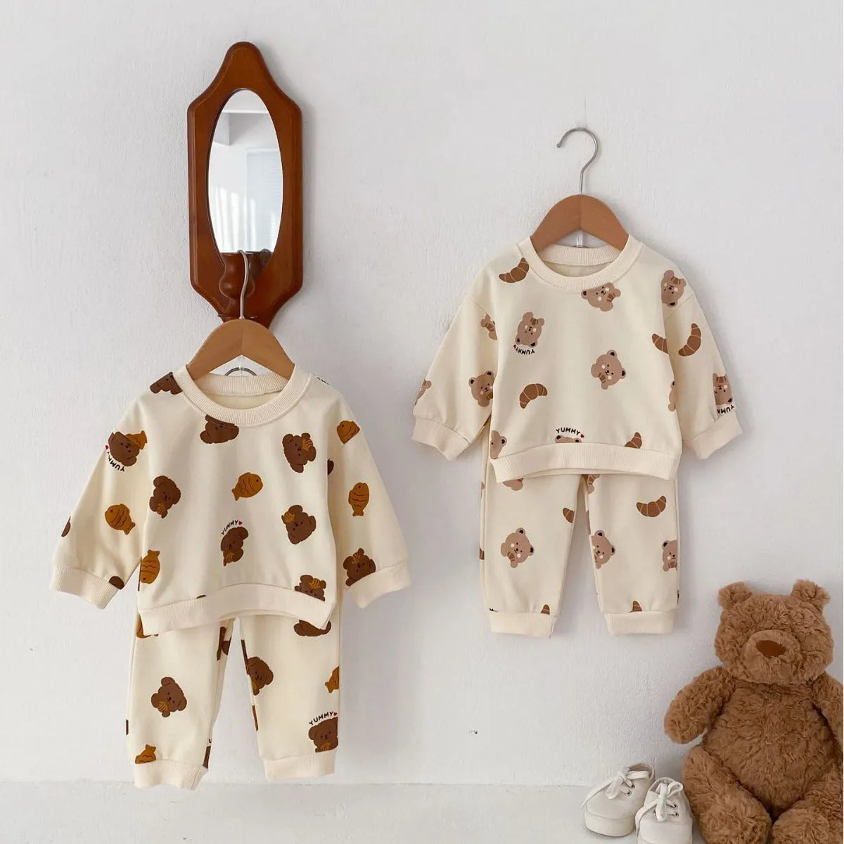 Bear round neck long-sleeve cotton suit for children with matching trousers, available in Bear or Flying Fish pattern and sizes 73cm to 110cm.