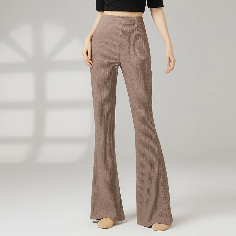 Women's solid colour dance practice pants in polyester fabric for sports training