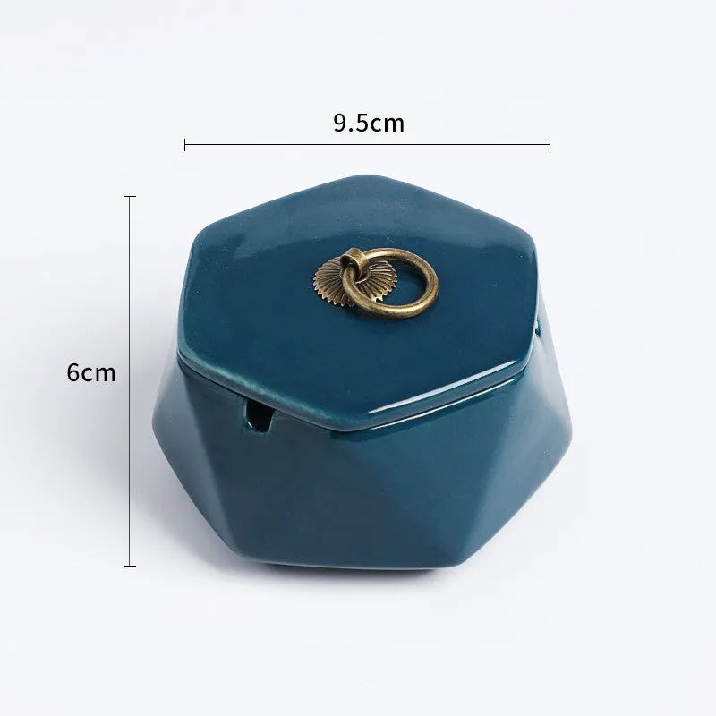 Ceramic ashtray with lid, Nordic style, available in colour A1, for desktop use