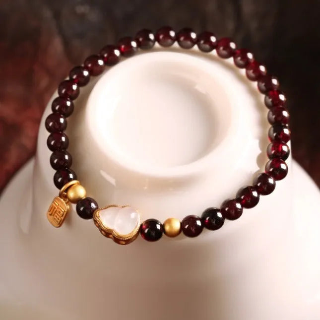 Chinese style gourd bracelet with Fu character decoration and imitation garnet beads