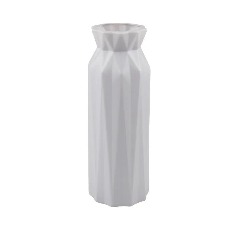 Green melamine drop-resistant vase with a 7.2cm base diameter on a desk.