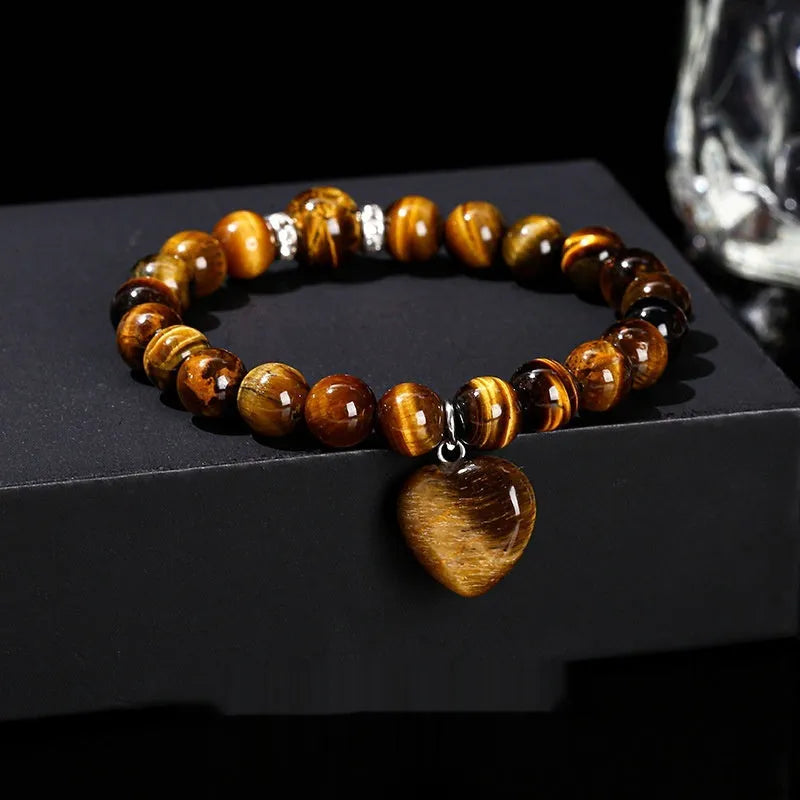 Natural stone love pendant bracelet for women with heart-shaped geometry, in various colours.