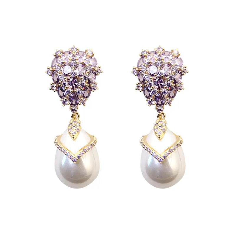 Women's drop-shaped pearl earrings with zircon stones and 18K gold finish