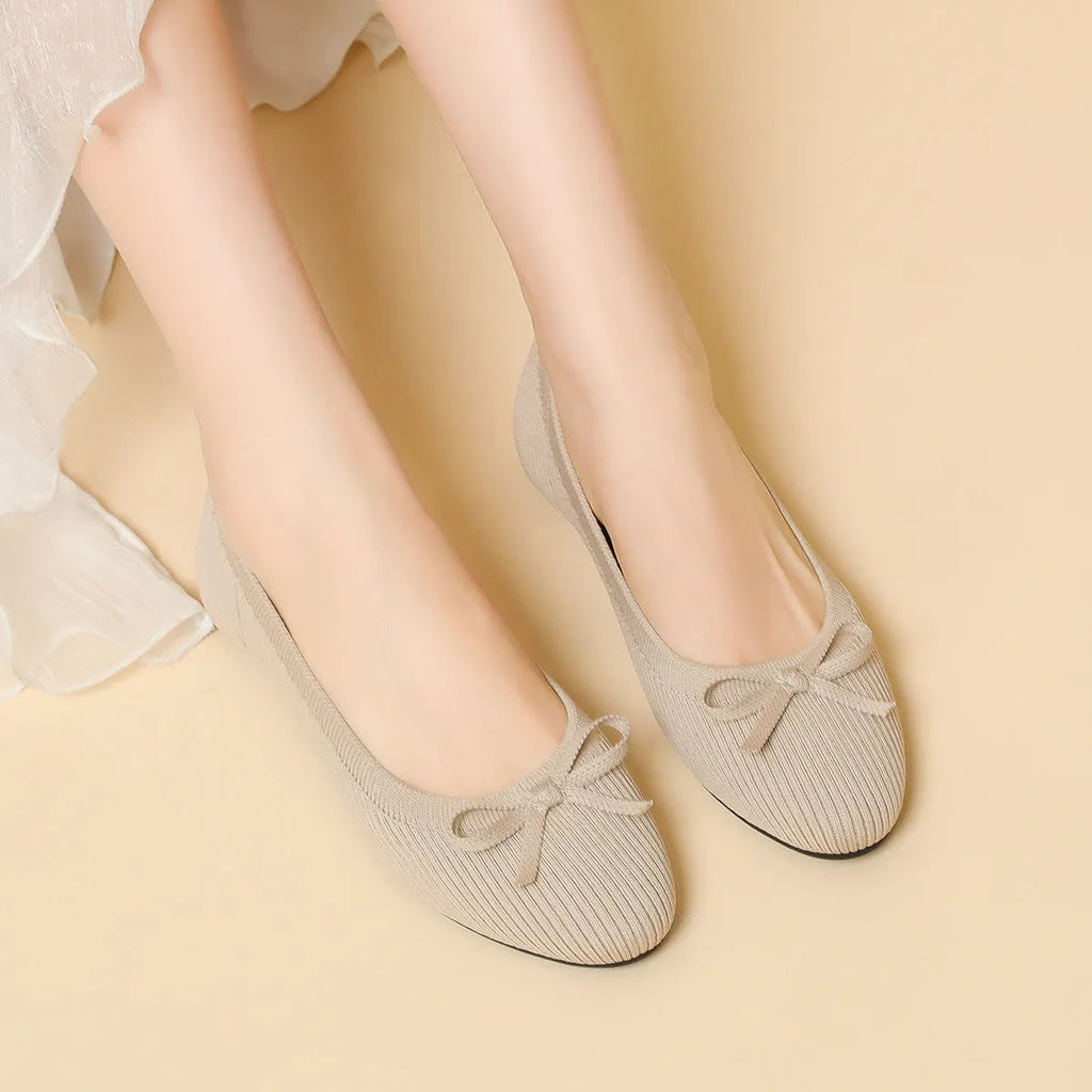 Women's fabric flat pumps with bow decoration and round toe in butterfly colours