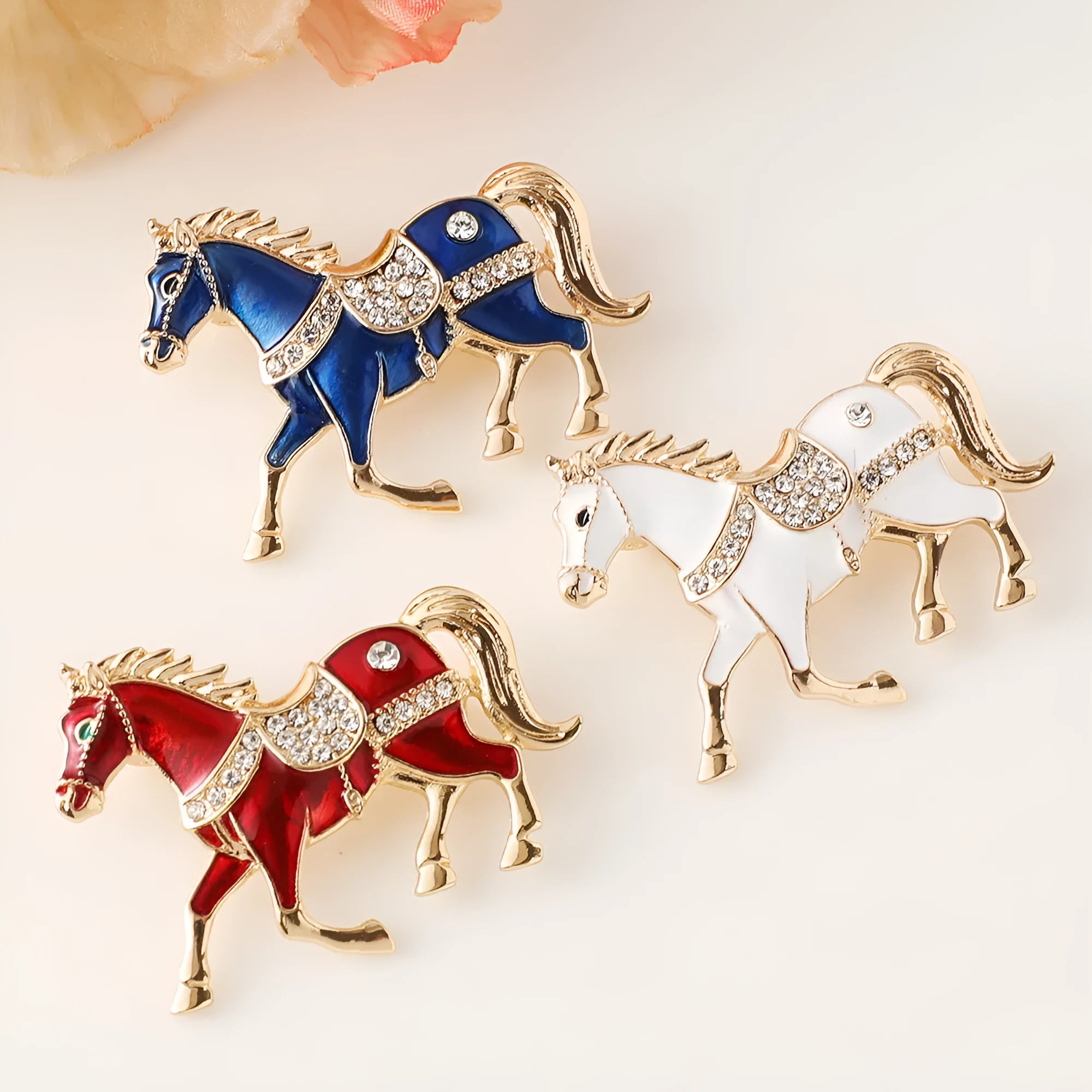 Chinese zodiac horse brooch in alloy, unisex fashion OL style, available in four colours