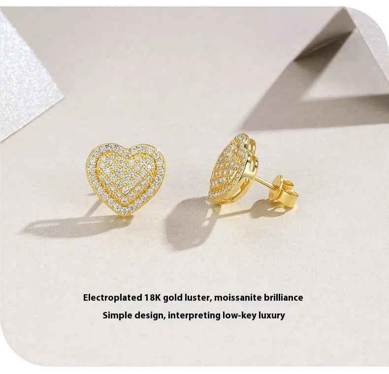 Golden heart-shaped moissanite stud earrings in S925 sterling silver setting