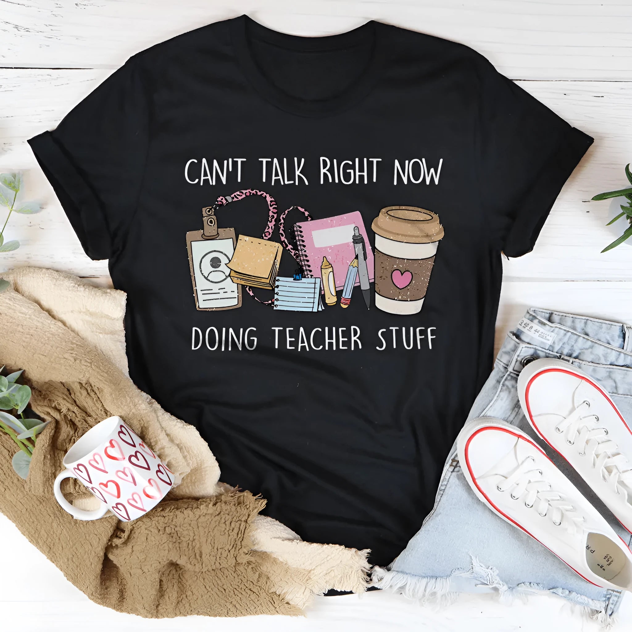 Straight-cut black cotton T-shirt with short sleeves and round neck for men and women