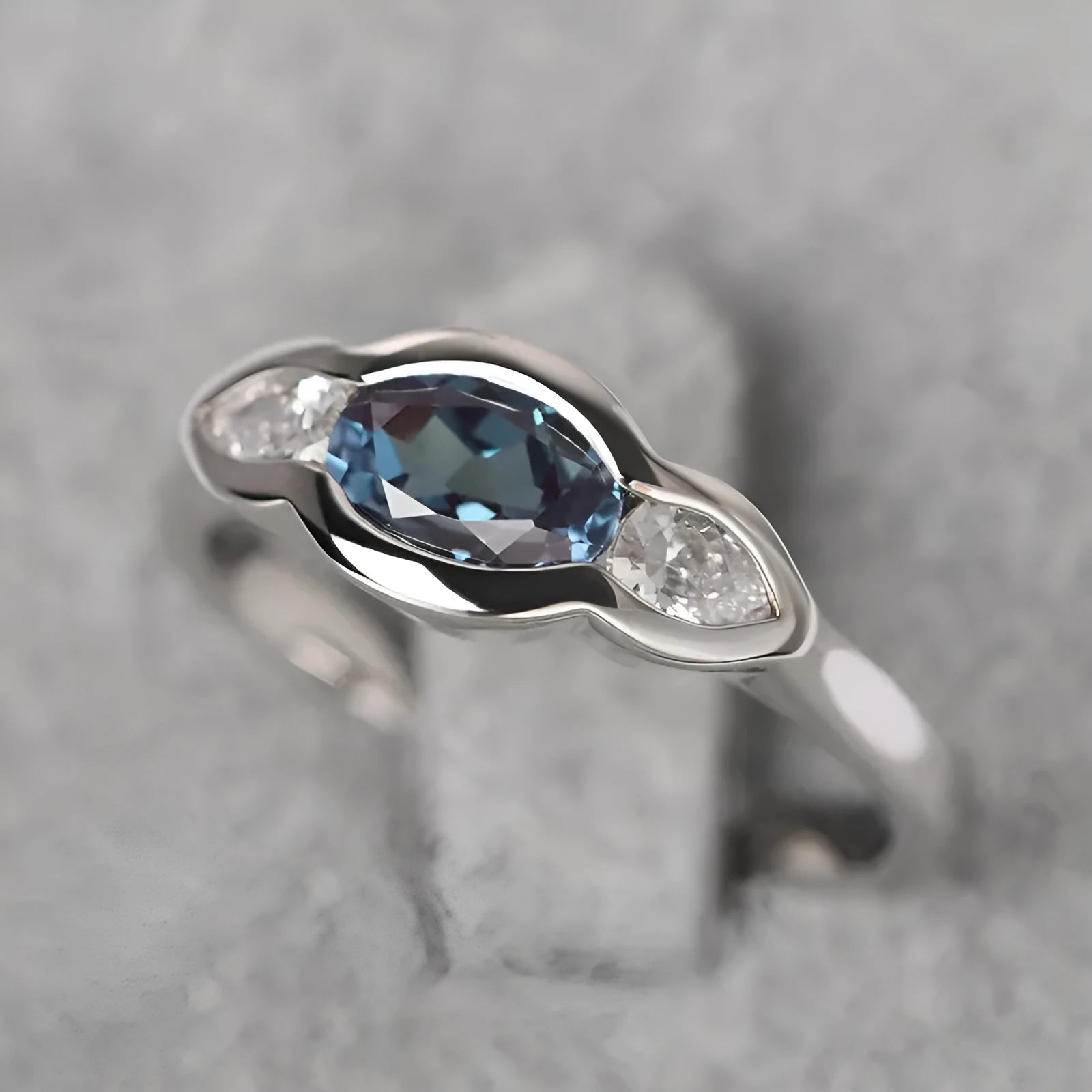 Women's geometric ellipse copper ring with inlaid zircon stones in white gold colour