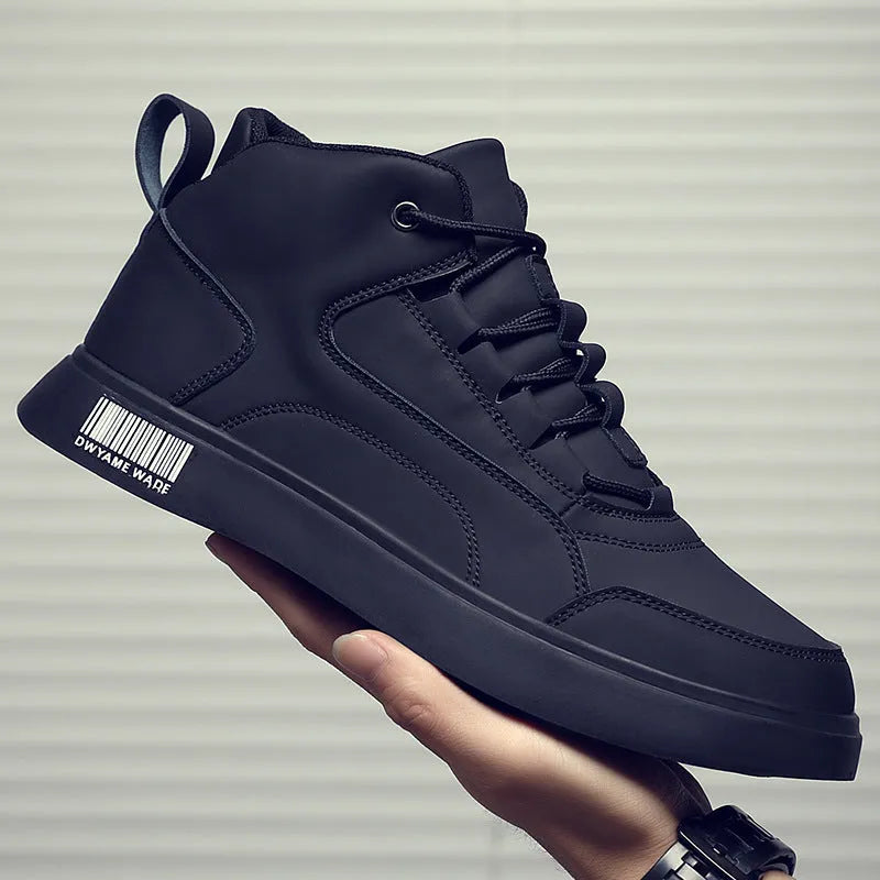 Men's white mid-top lace-up board shoes with round toe and rubber sole