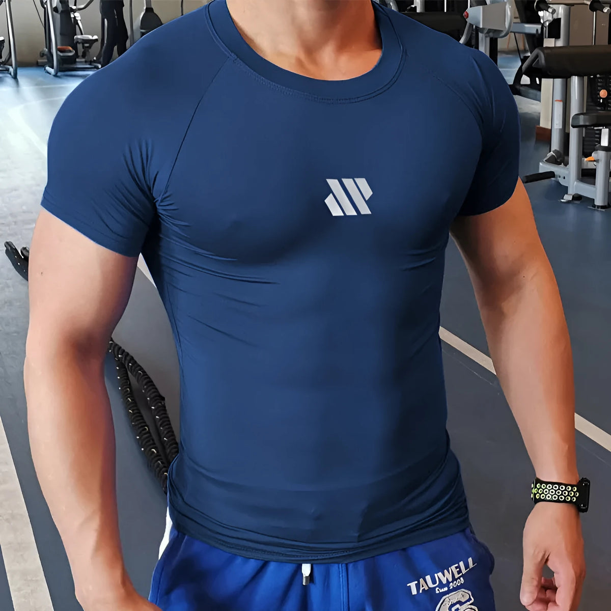 Men's quick-drying compressed sports top in solid colour, available in black white light pink navy blue, sizes M to 3XL