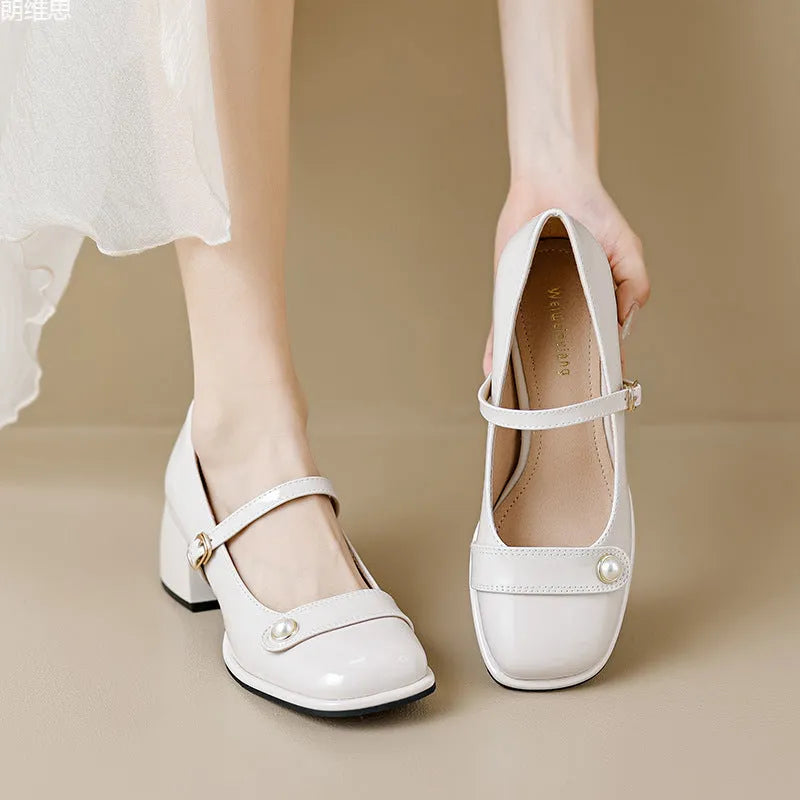 Women's plus size French style pumps with chunky fairy heels and square toe in patent leather