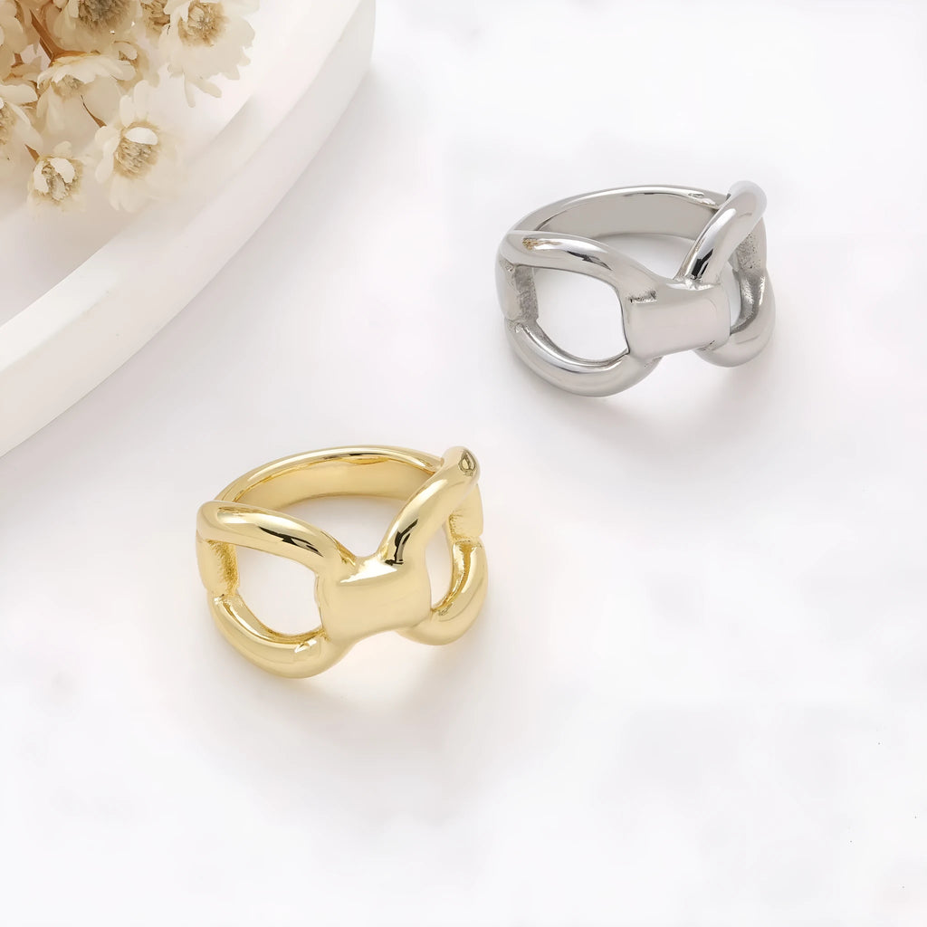 Titanium steel women's ring with butterfly bow design in gold or steel colour