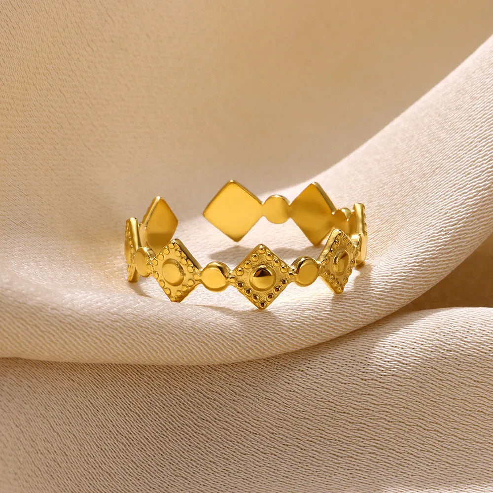 Gold diamond geometric titanium steel women's ring on finger