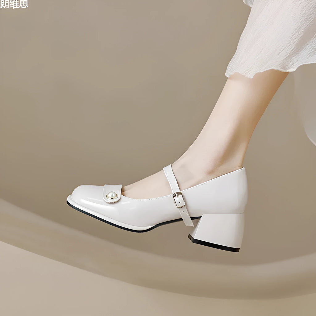 Women's plus size French style pumps with chunky fairy heels and square toe in patent leather