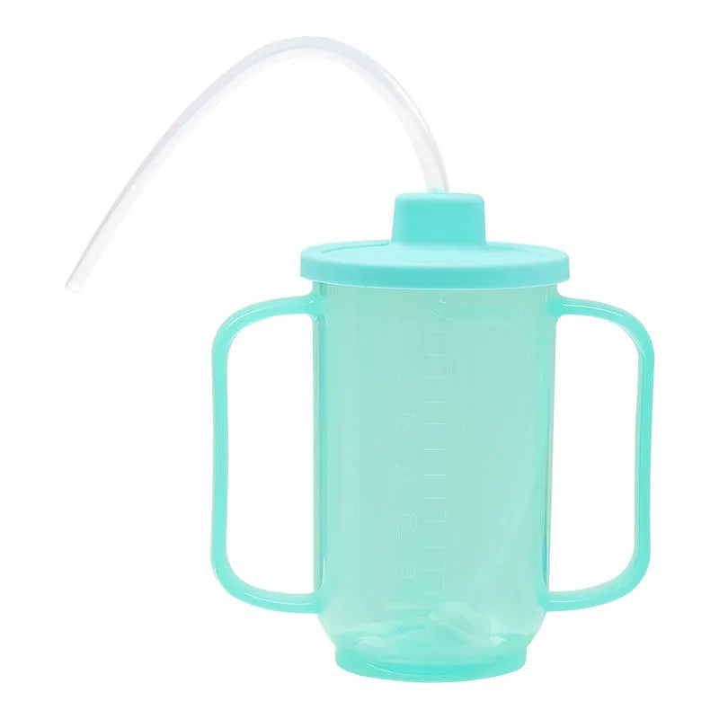 A white PP plastic choke proof drinking cup with a lid and handle for elderly and pregnant adult bed care.
