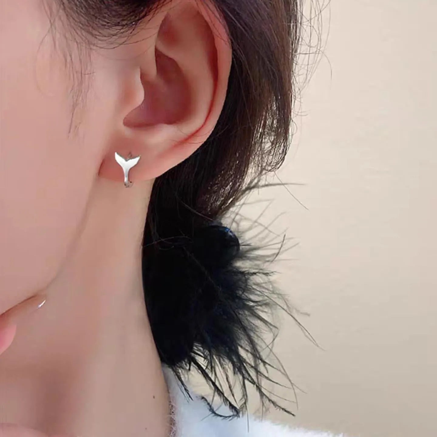 Women's copper fishtail earrings with electroplated white gold or yellow gold finish
