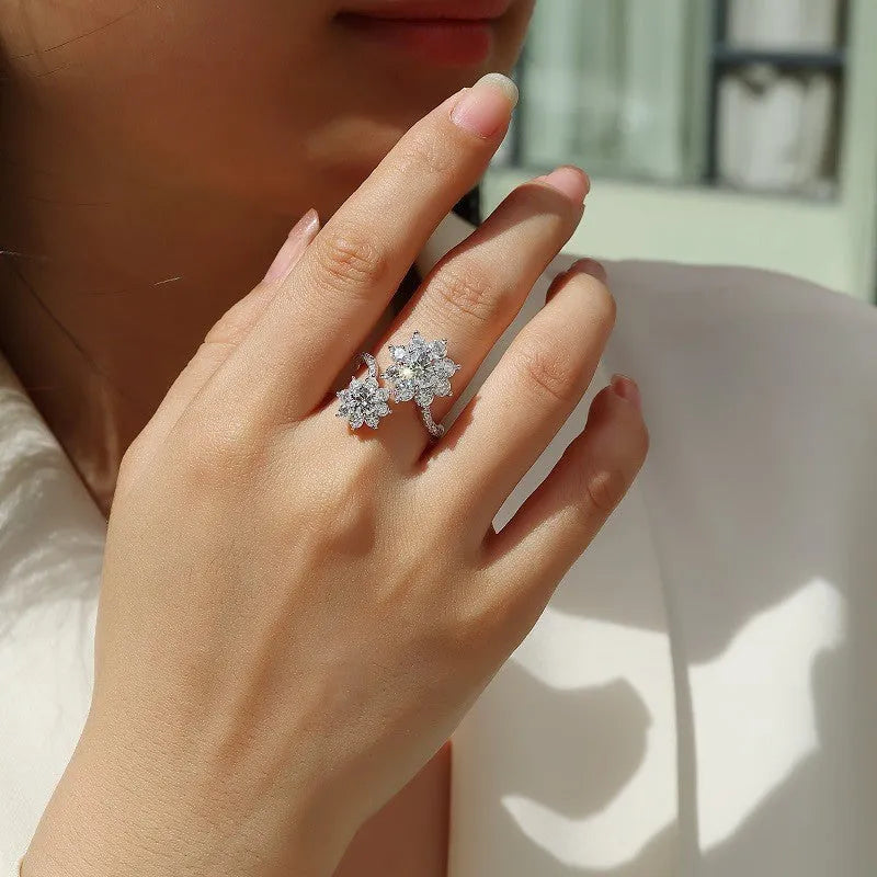 Open silver ring with round moissanite inlay and geometric shape, women's fashion OL style, US sizes 5 to 9