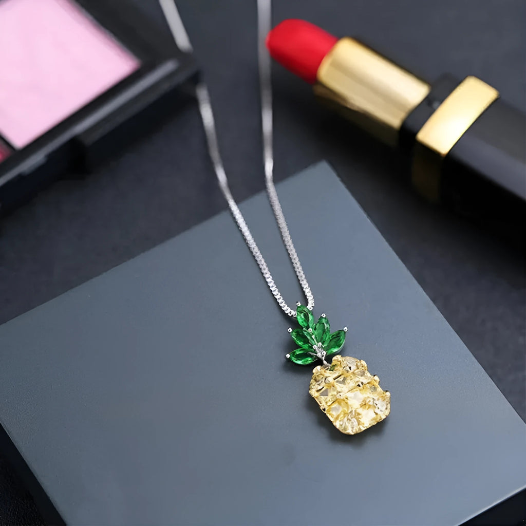 Silver-coloured Korean geometric pineapple diamond necklace on an adjustable chain.