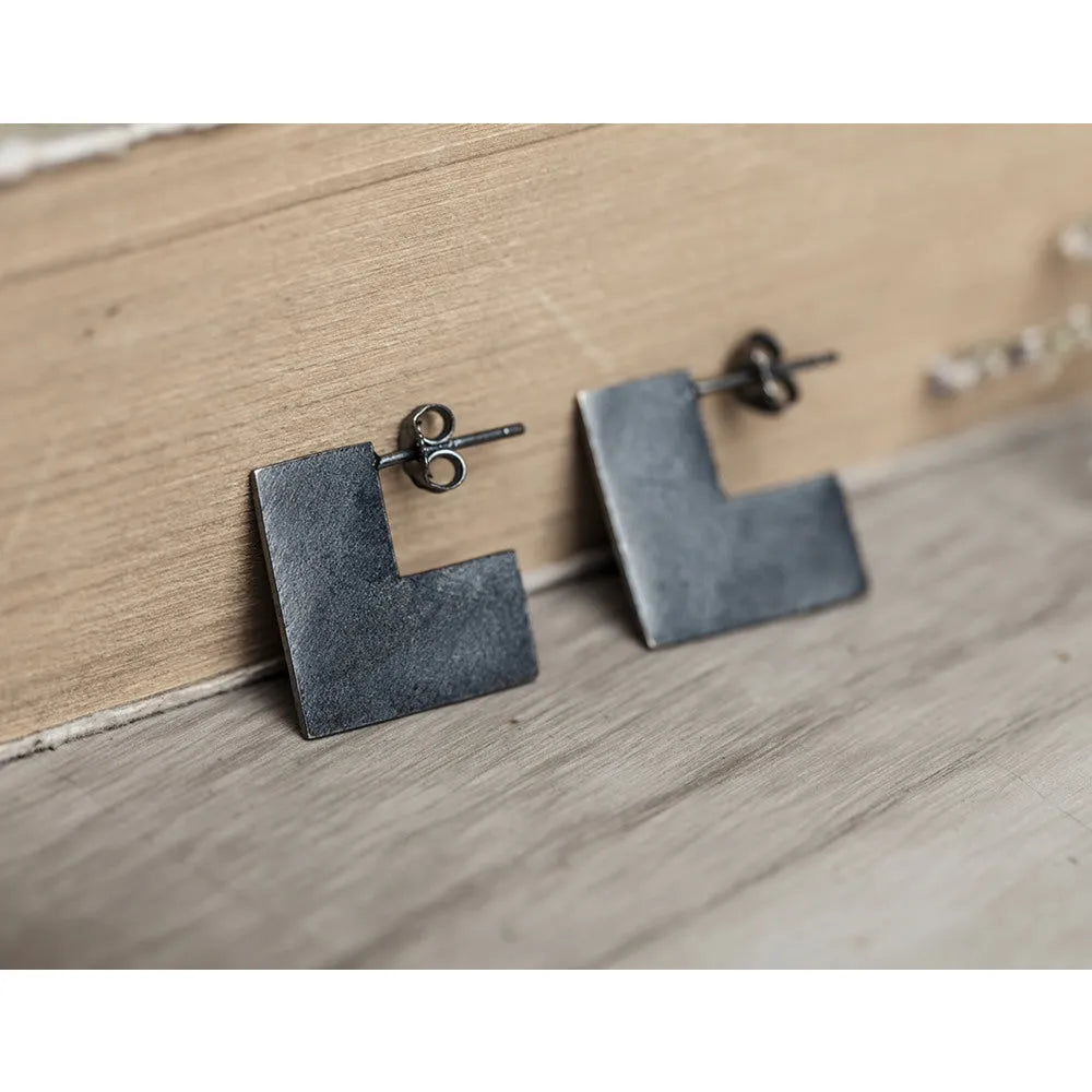 Oxidation black sterling silver geometry square earrings, 16mm size, minimalist cold wind style.
