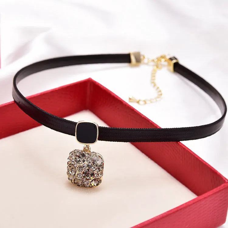 Alloy short necklace with grey diamond square pendant, black rhimestone accents, and adjustable 21-50cm chain on white background